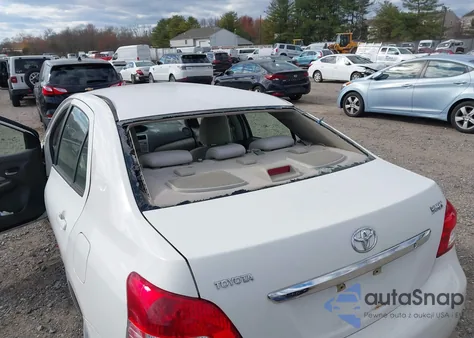 2010 Toyota Yaris z USA, uszkodzony, nr VIN JTDBT4K38A4065011